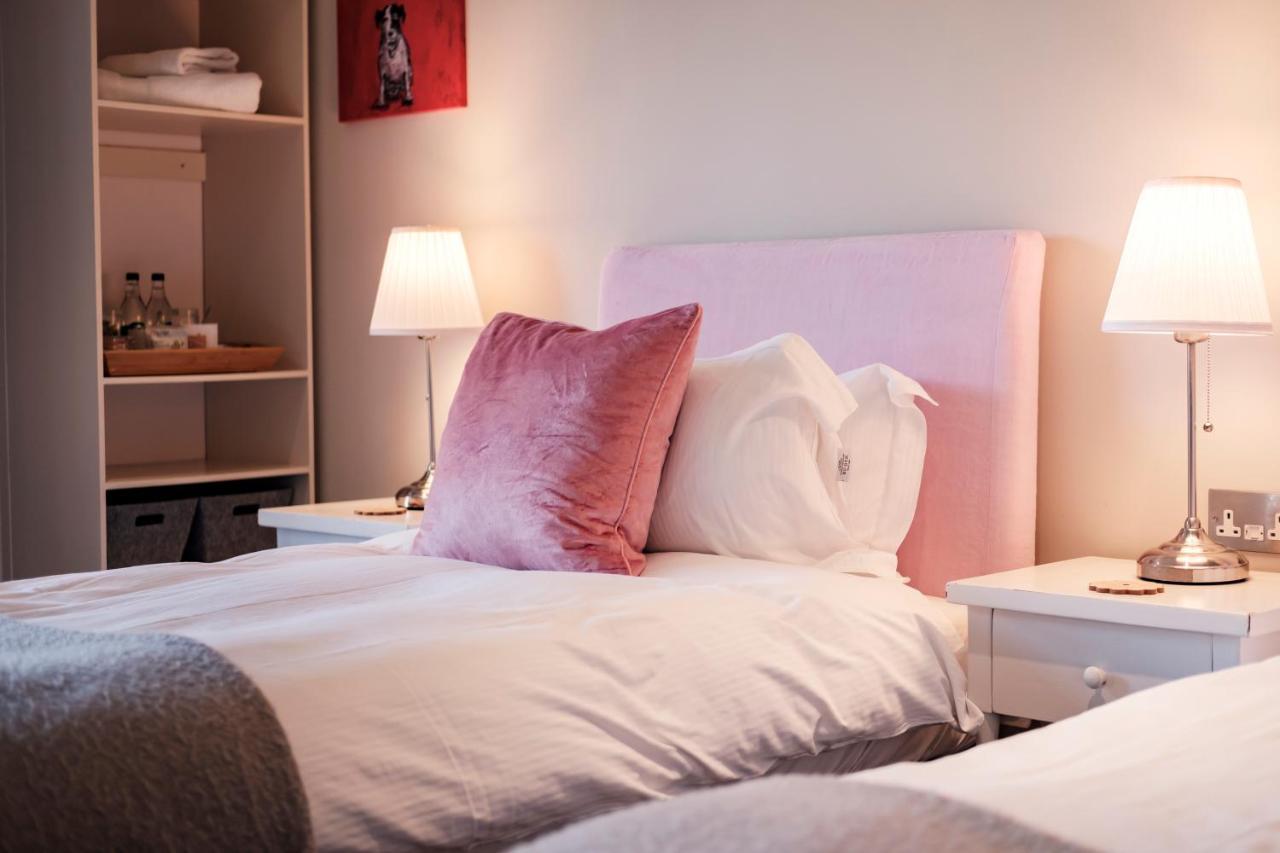 The Bower Inn Bridgwater Exteriör bild A bed with a headboard