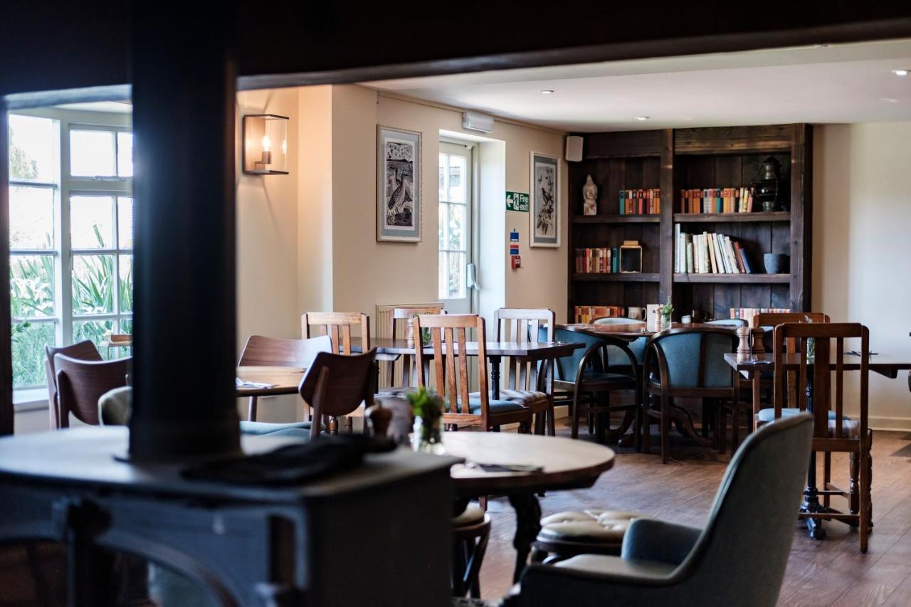 The Bower Inn Bridgwater Exteriör bild The interior of the restaurant
